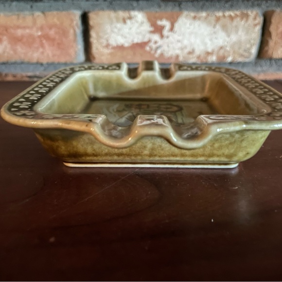 Vintage Irish Porcelain Jaunting Car Ashtray by Wade Co Ireland - Picture 3 of 5